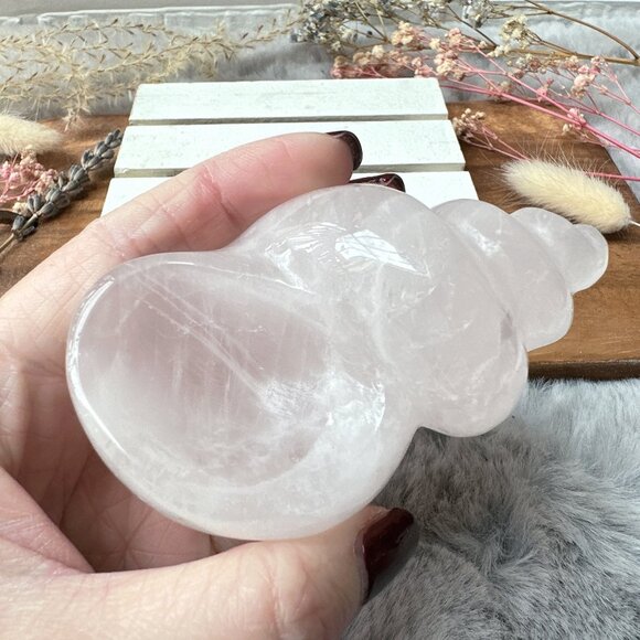 Rose Quartz Seashell Carving - Picture 2 of 8